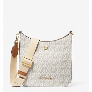 🛑SOLD🛑 
Michael Kors Briley Small Logo Messenger Bag